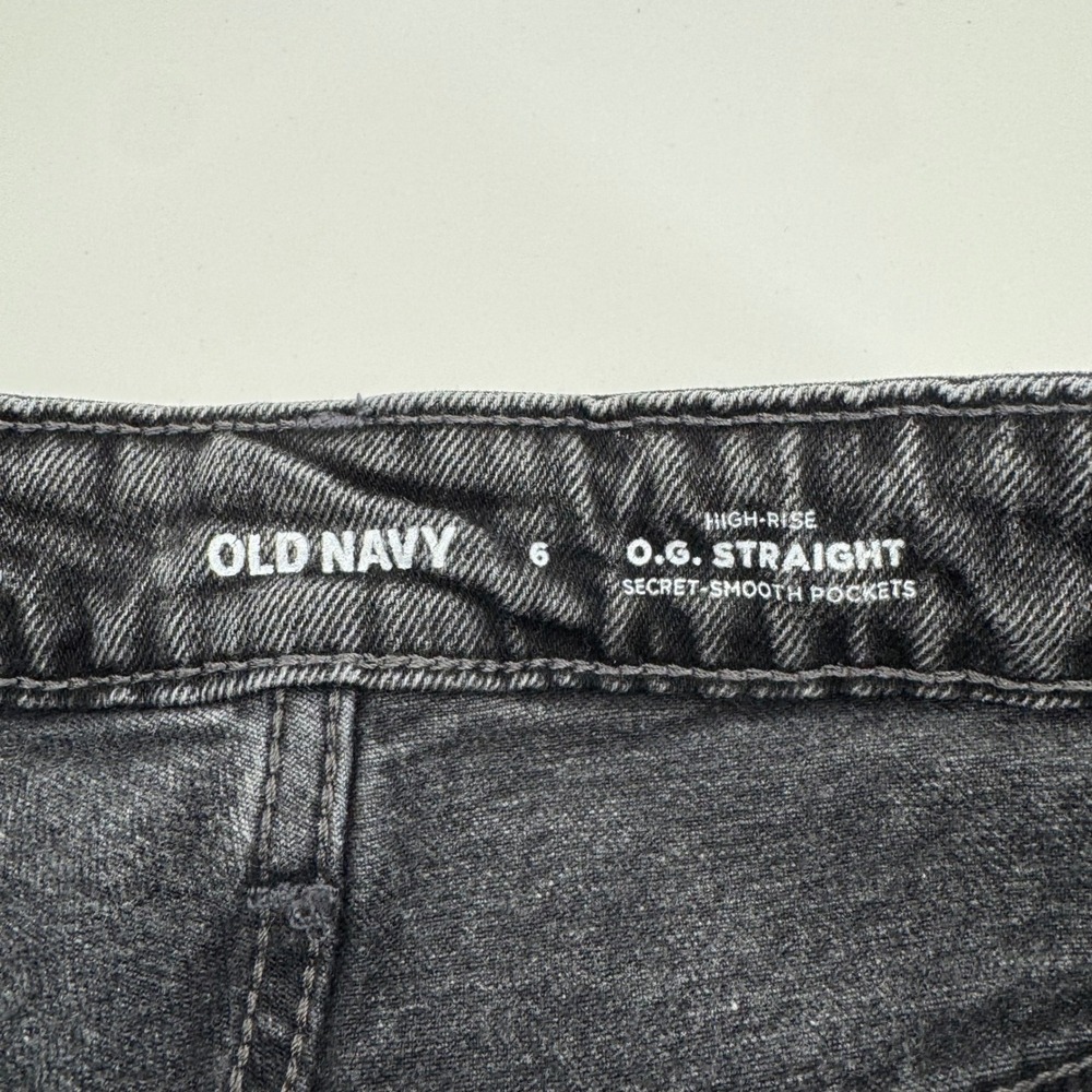 Old Navy High Rise O.G. Straight Leg 90s Minimalist Black Wash Jeans Size 6 - Picture 6 of 9